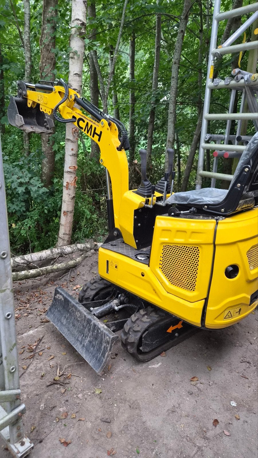 Te koop nog nieuwe graafmachine (17 uur) gratis verzending, Zakelijke goederen, Machines en Bouw | Kranen en Graafmachines, Ophalen