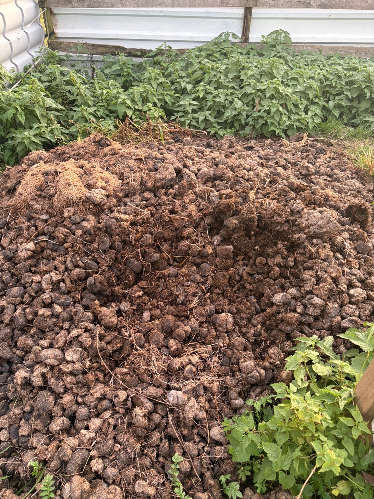 Paardenmest op te halen, Ophalen, Tuinaarde