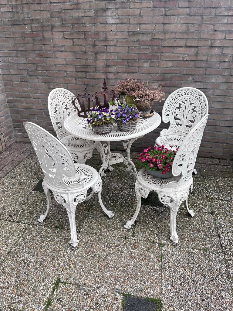 Antieke gietijzeren tuinset - 4 stoelen en tafel, Ophalen, Gebruikt, Eettafel, Tuinset