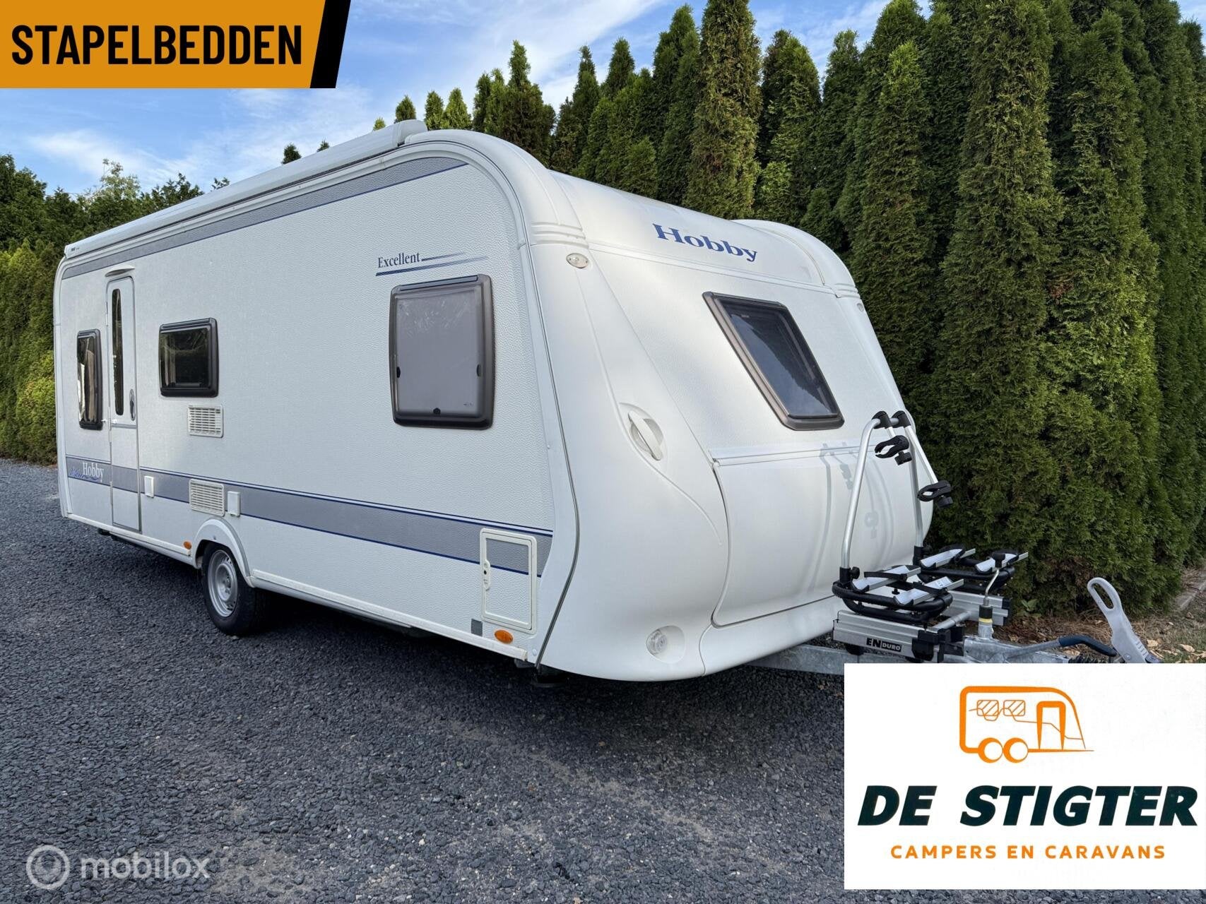 Hobby 560 KMFe de Luxe Stapelbedden vastbed rondzit, Hobby, 7 tot 8 meter, Bedrijf, Tot en met 6