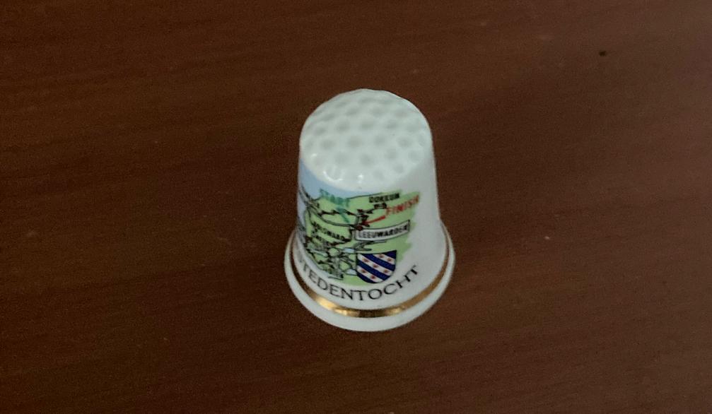 Vingerhoedje Elfstedentocht Souvenir China Thimble, Ophalen of Verzenden, Zo goed als nieuw
