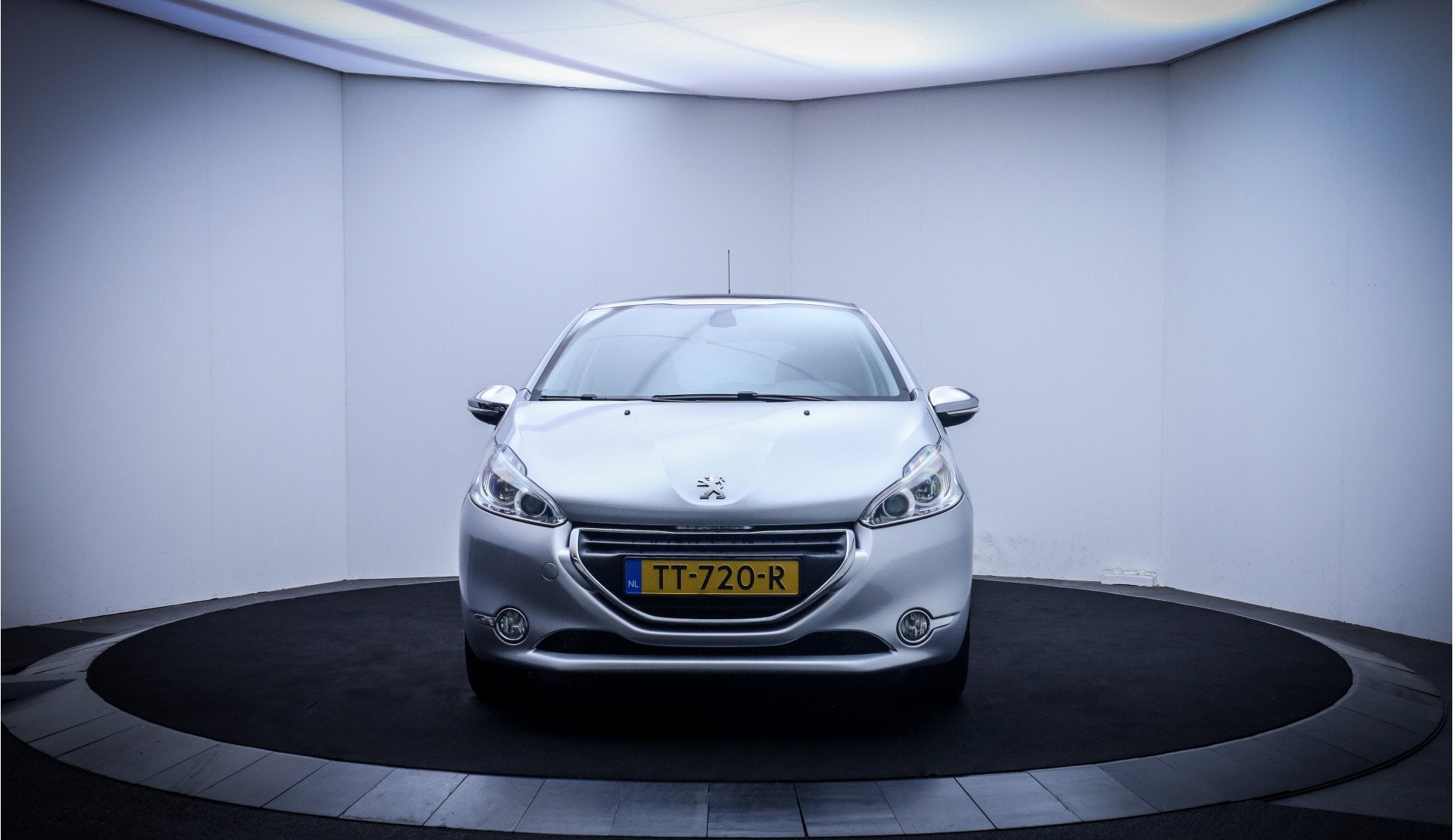 Peugeot 208 1.2 VTi Allure PANO | CLIMA | CRUISE | BLUETOOTH, Voorwielaandrijving, Euro 5, Gebruikt, 82 pk