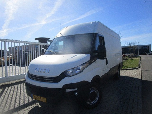 Iveco Daily 35S14V 2.3 352 H3 L Automaat, Auto's, Gebruikt, Euro 6, Iveco, Wit