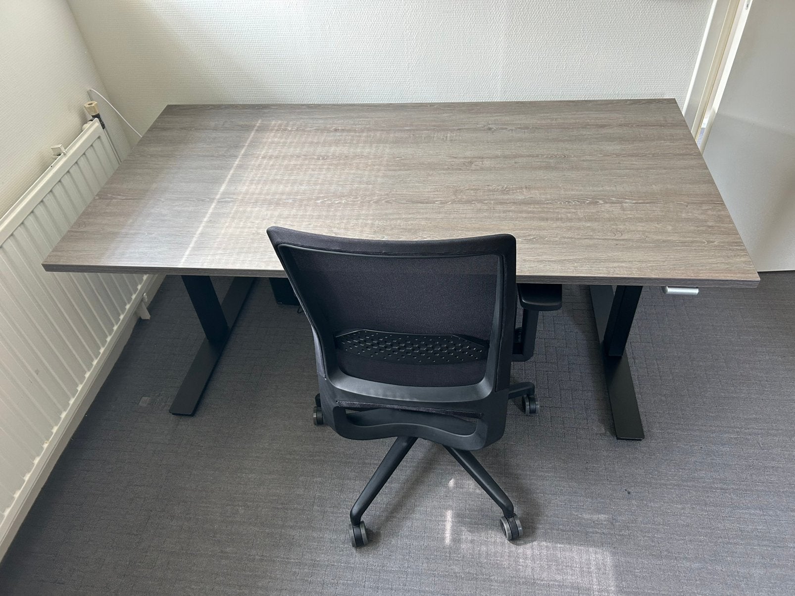 Ergonomische werkplek (hoogte verstelb.bureau + bureaustoel), Ophalen, In hoogte verstelbaar, Zo goed als nieuw