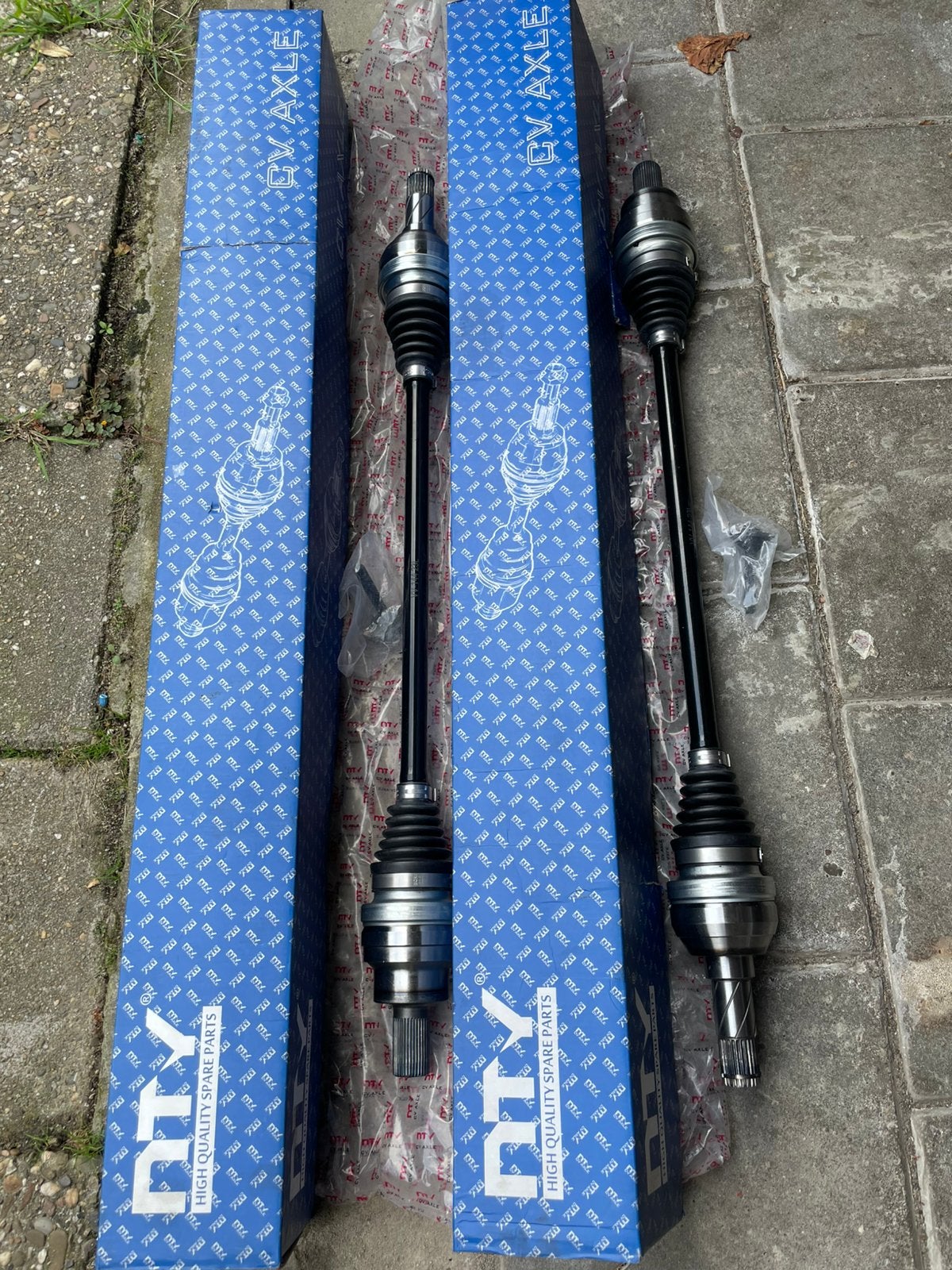 Nieuwe  Aandrijfassen voor VOLVO V70, S60, XC70, Ophalen of Verzenden, Nieuw
