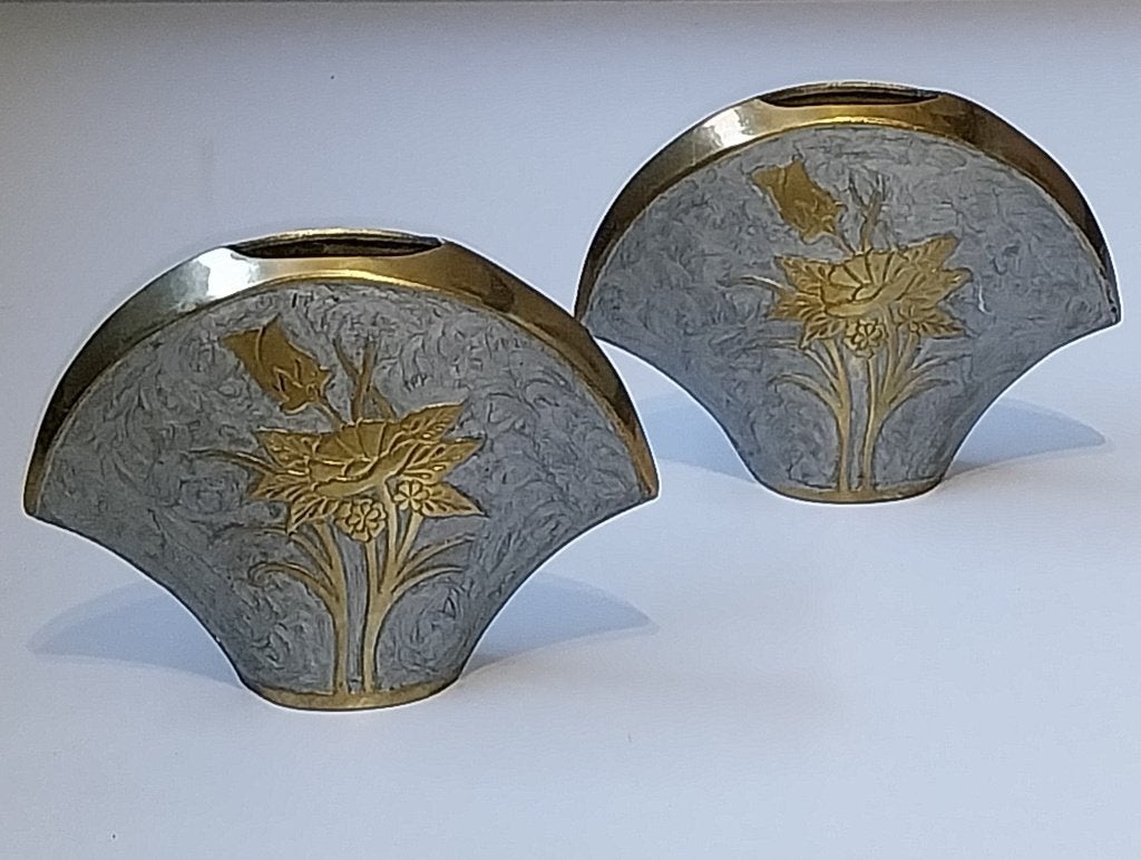 Set Messing vaasjes met bloemen, zilver blauw emaille, Overige materialen, Gebruikt, Blauw, 14 cm