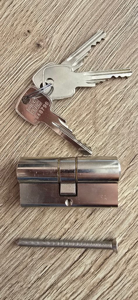 Winkhaus SKG 2 sterren deurslot 30-30mm met 3 sleutels., Ophalen of Verzenden, Zo goed als nieuw, Rvs, Slot