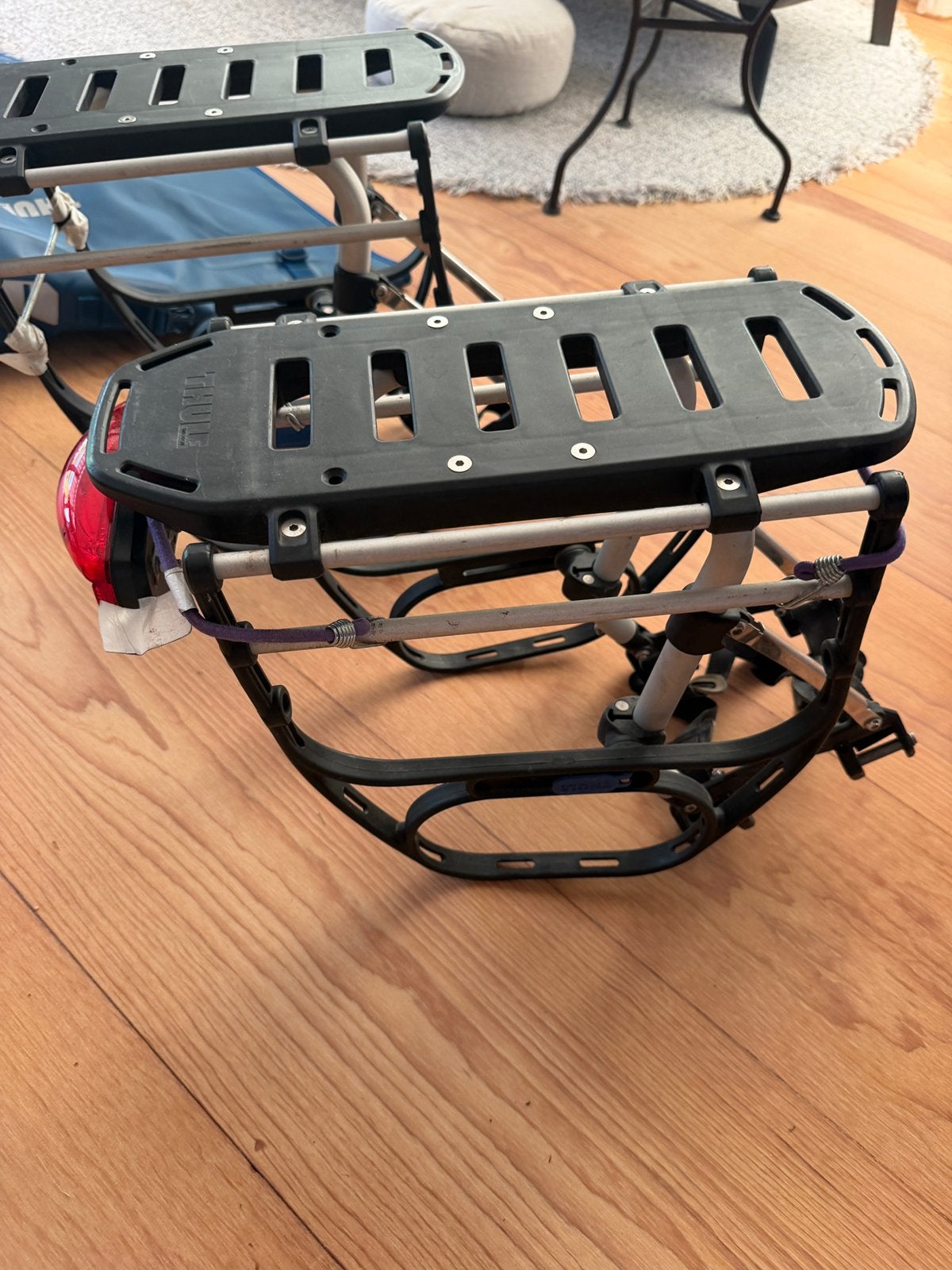 Thule fietsen dragers met thule zijframes en fietstassen, Fietsen en Brommers, Fietsaccessoires | Bagagedragers, Ophalen, Gebruikt