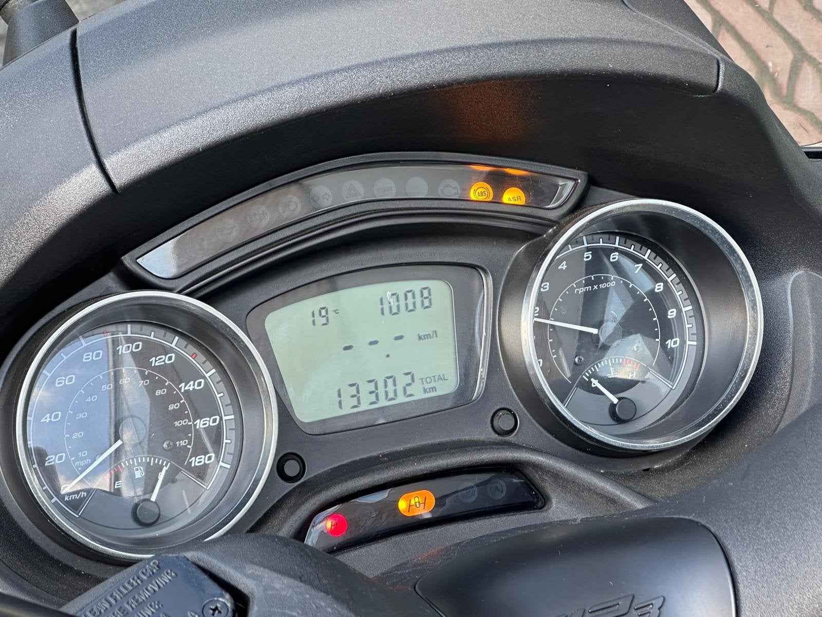 Piaggio Scooter 350 LT MP3 Sport NardoGrey, Motoren, ABS, Automaat, 12 t/m 35 kW, Scooter
