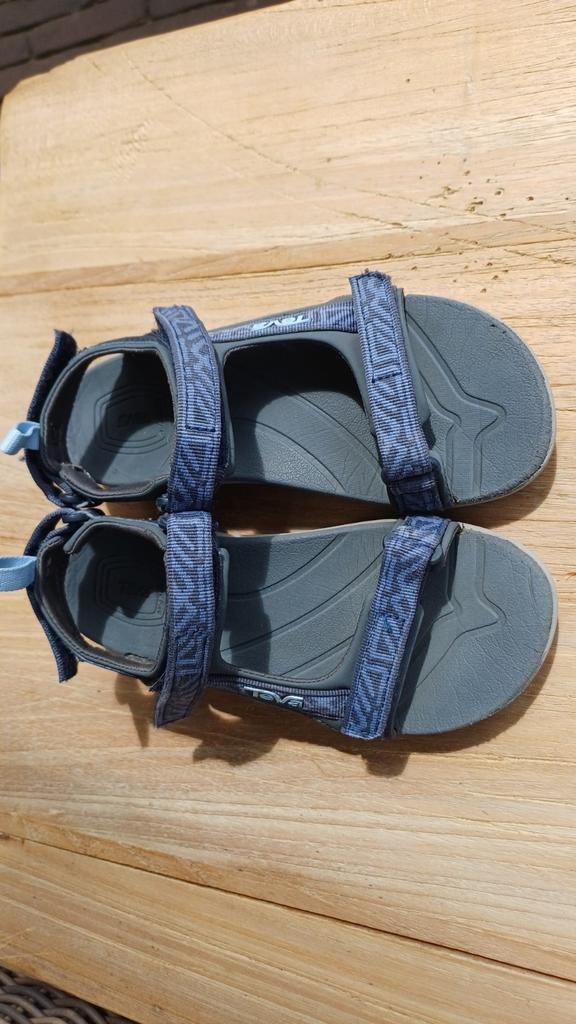 Teva maat 33 34, Kinderen en Baby's, Kinderkleding | Schoenen en Sokken, Gebruikt, Jongen of Meisje, Overige typen, Teva