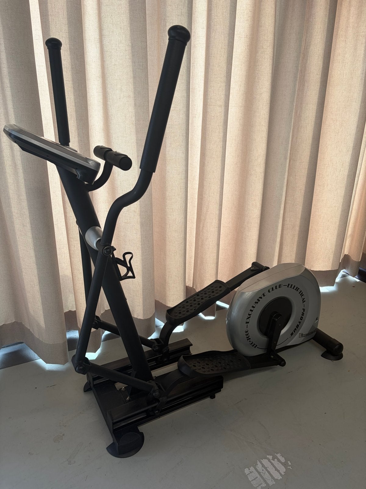 Proteus EC-1000 Crosstrainer - Stevige Ergometer, Sport en Fitness, Ophalen, Gebruikt, Armen, Crosstrainer