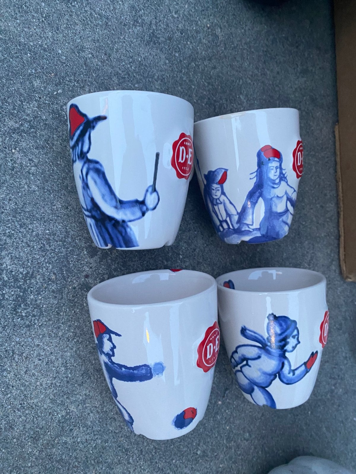 Douwe egberts kopjes, Ophalen of Verzenden, Zo goed als nieuw, Overige stijlen, Kop(pen) en/of Schotel(s)