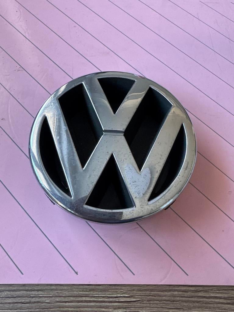 Volkswagen logo embleem voor grill of achterklep, Ophalen, Gebruikt, Volkswagen