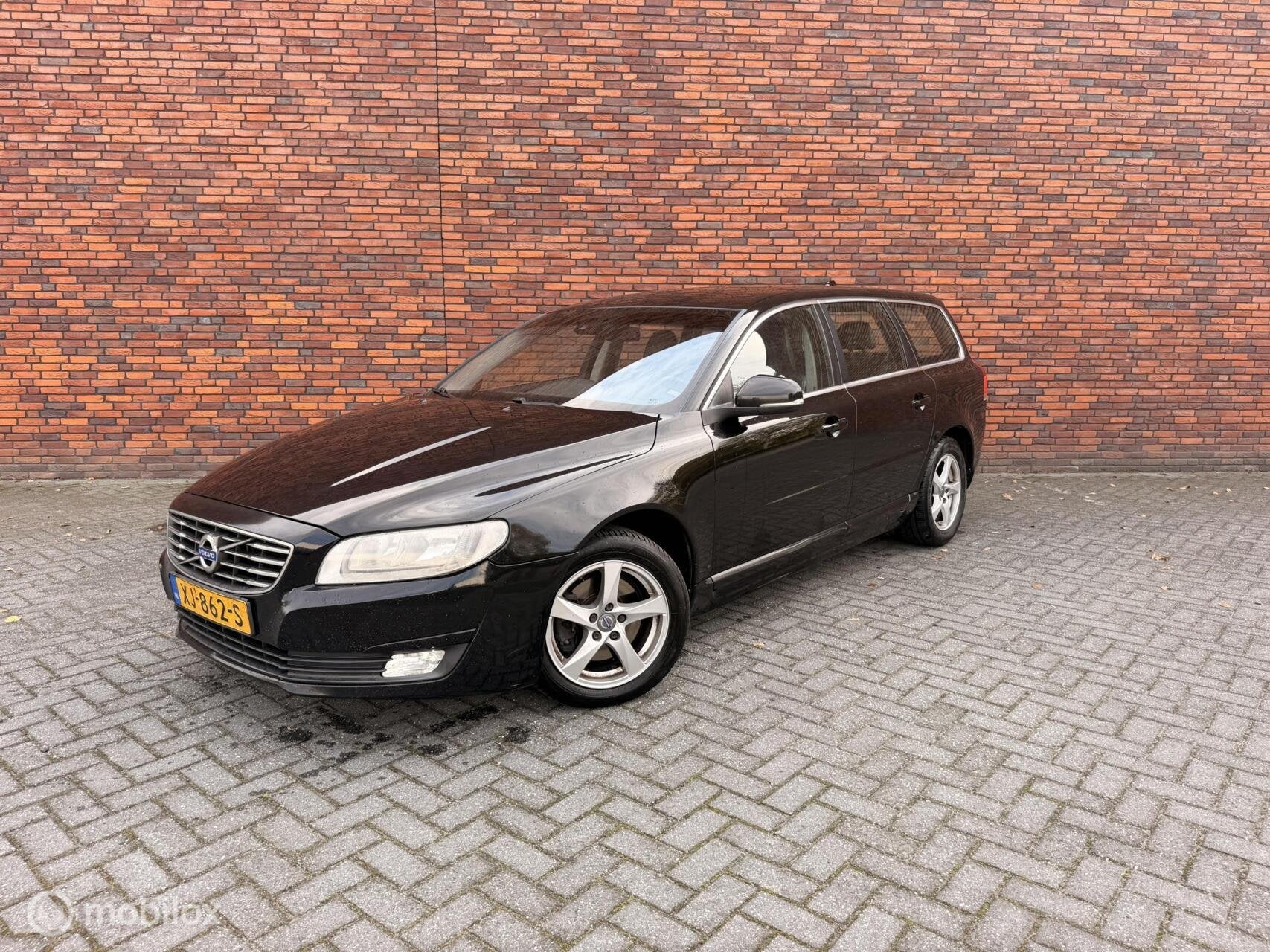 Volvo V70 2.0 T5 Summum LPG Automaat Leer, Auto's, Euro 6, 4 cilinders, 1969 cc, Zwart