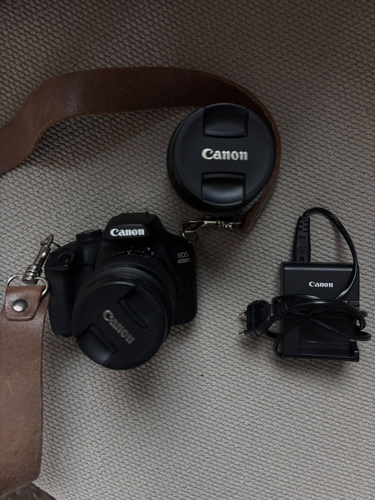 Canon EOS 4000D Complete fotocamera set, Audio, Tv en Foto, Ophalen, Zo goed als nieuw, Canon