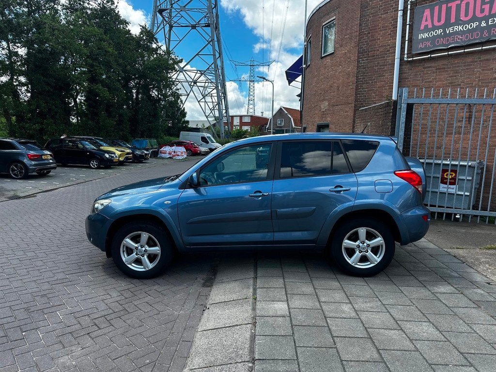 Toyota RAV4 2.2 D-CAT Executive, Gebruikt, 4 cilinders, 2000 kg, Bedrijf