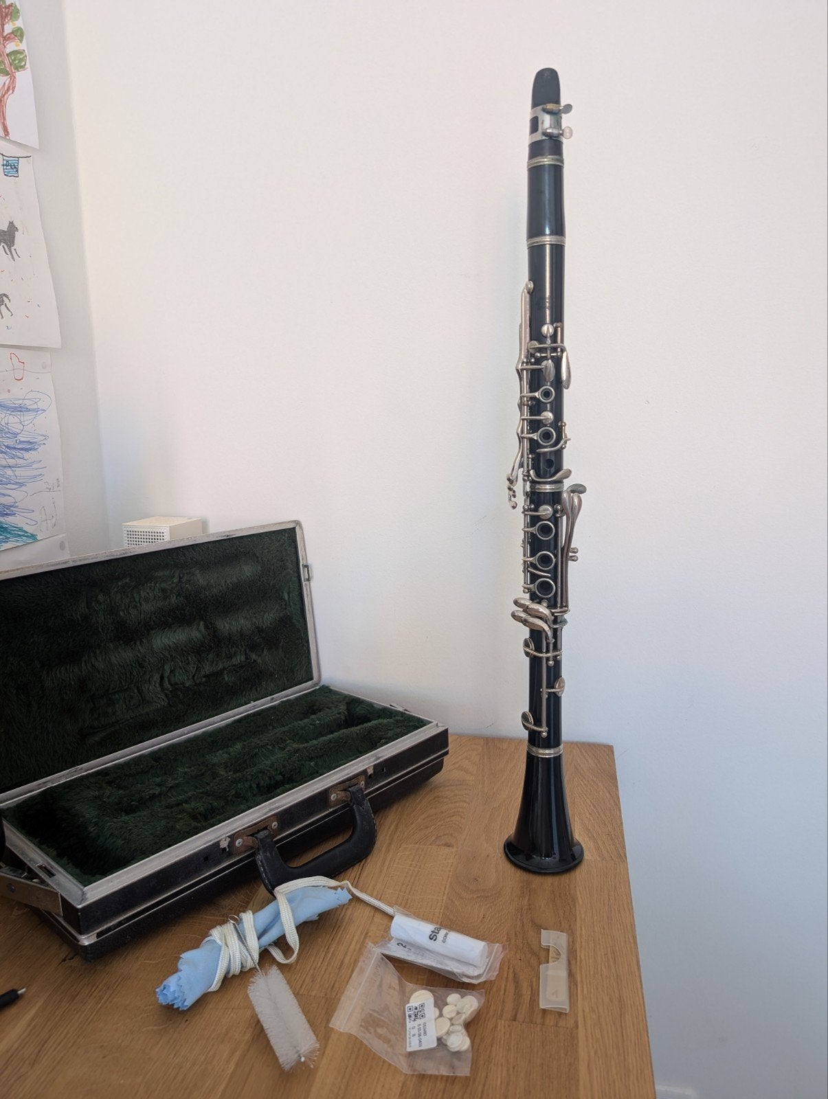 Artley Klarinet met koffer en accessoires, Muziek en Instrumenten, Blaasinstrumenten | Klarinetten, Bes-klarinet, Gebruikt, Ophalen of Verzenden