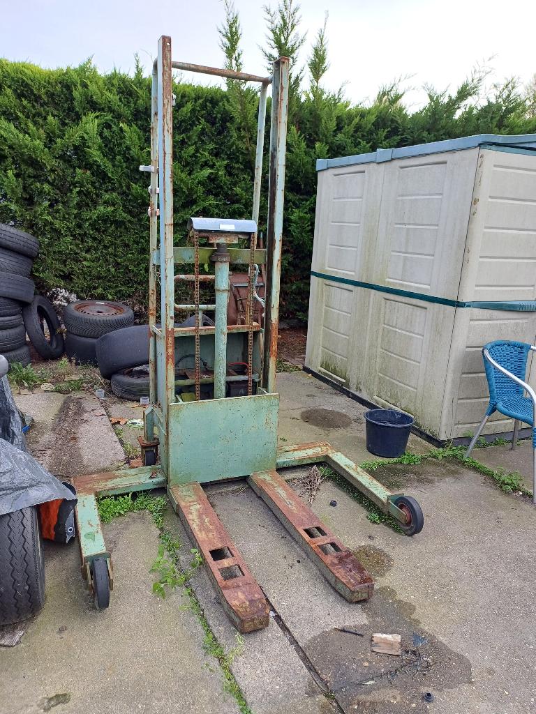 stabiele elektrische stapelaar, 100 liter of meer, Ophalen, Gebruikt, Overige typen