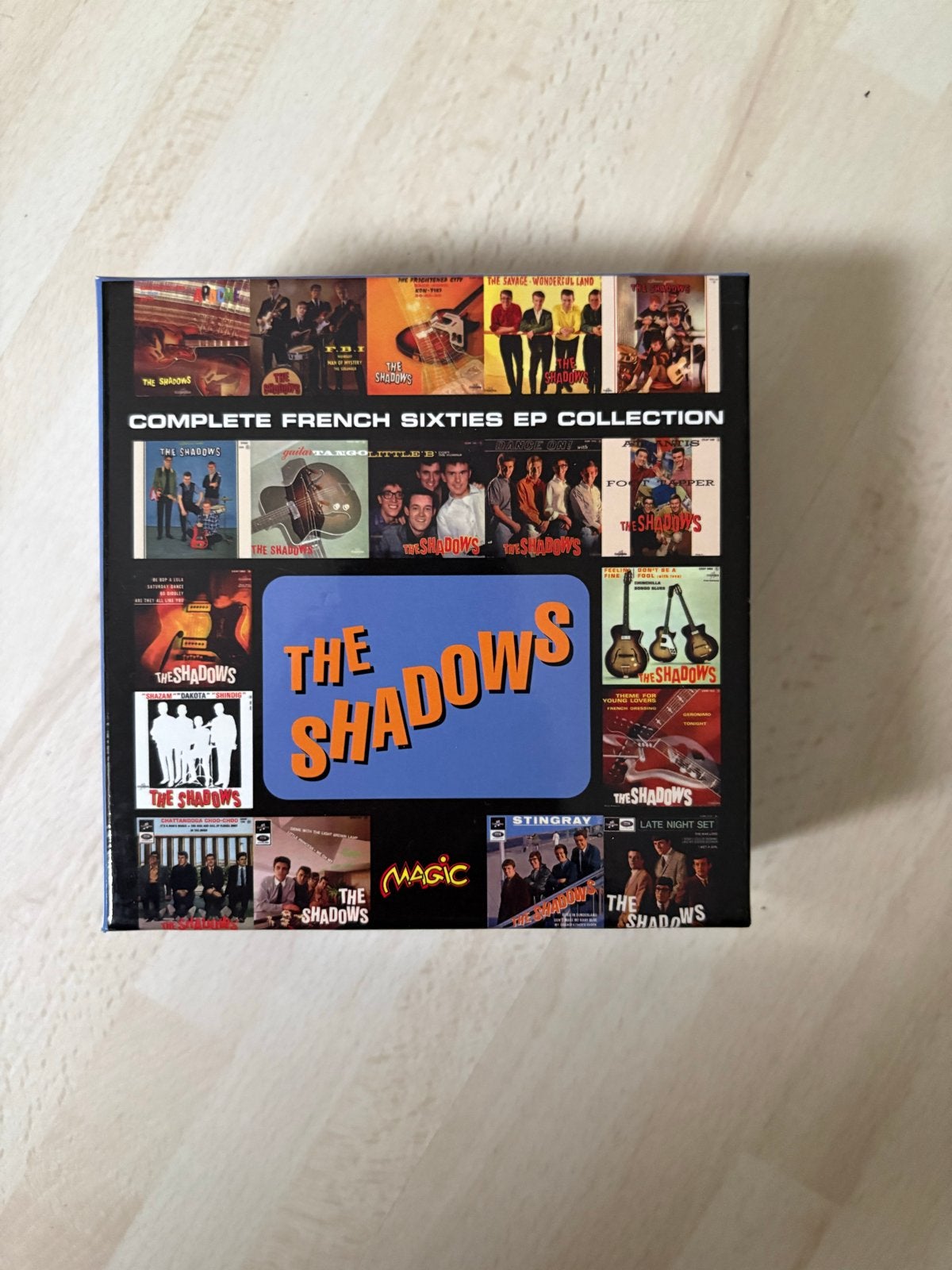 The Shadows - Complete French Sixties EP Collection Boxset, Cd's en Dvd's, Cd's | Pop, Rock, Boxset, Ophalen of Verzenden, Zo goed als nieuw