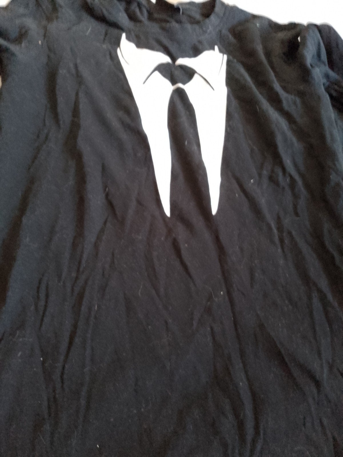 Zwart T-shirt met witte smoking print - Maat 140/146, Gebruikt, Jongen of Meisje, Ophalen of Verzenden, Shirt of Longsleeve