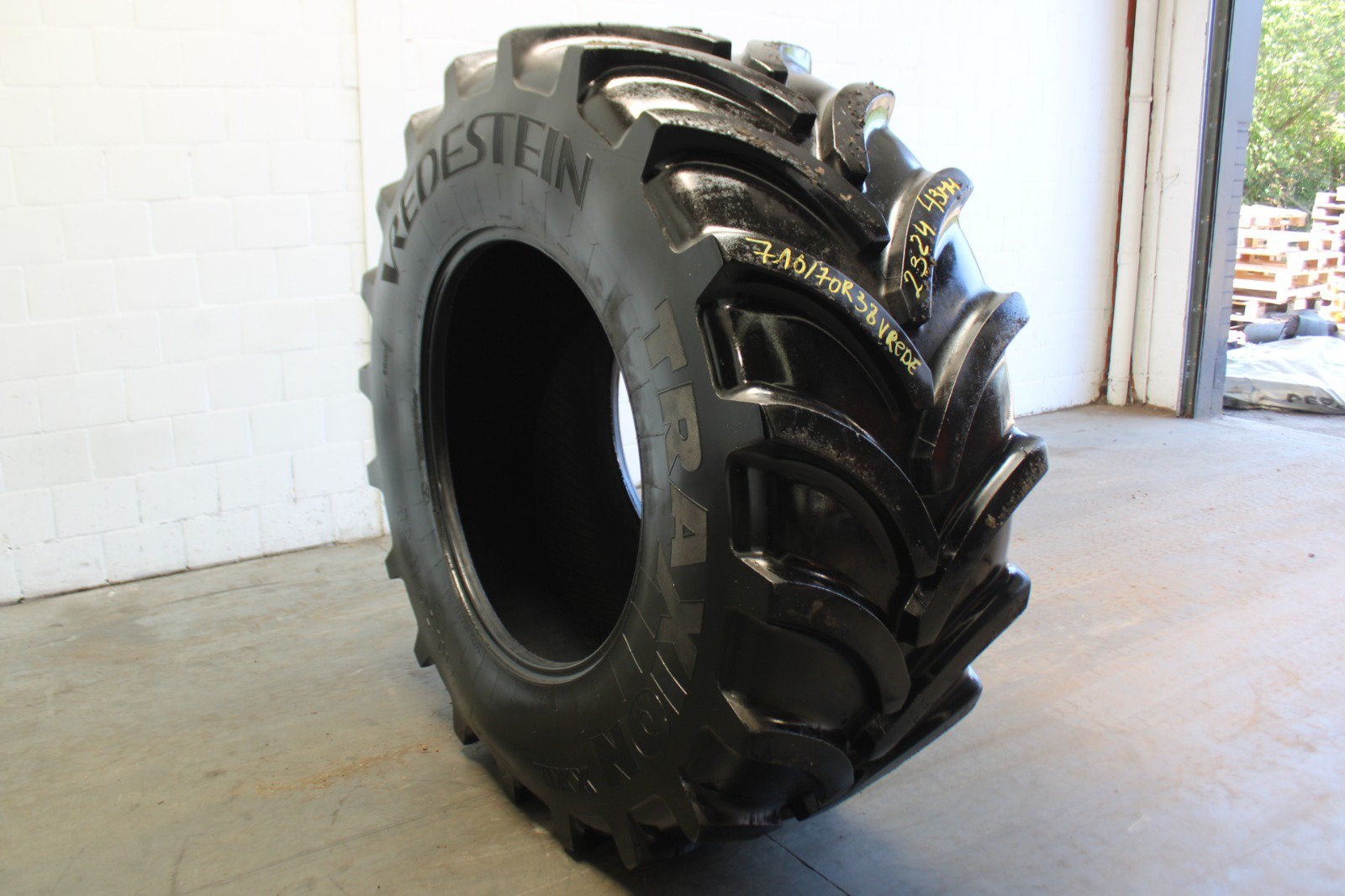 710/70r38 vredestein Traxion XXL 38mm 1 stuk, Ophalen
