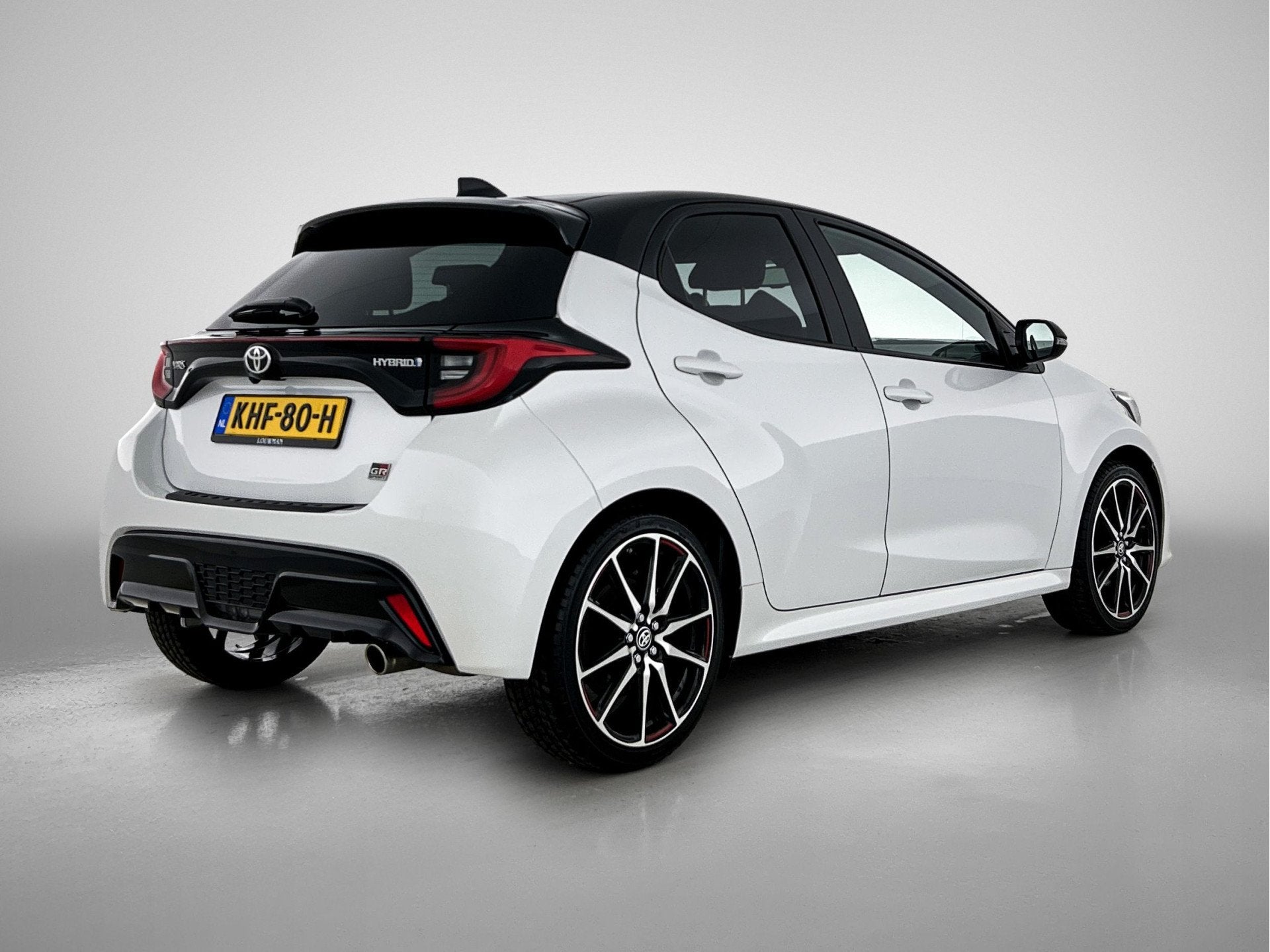 Toyota Yaris 1.5 Hybrid GR Sport Limited | Dealeronderhouden, 12 maanden, 450 kg, Gebruikt, Stoelverwarming