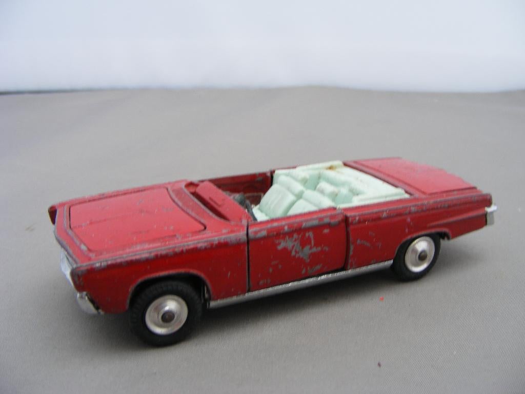1965 chrysler imperial cabriolet, corgi toys 246 incompleet, Ophalen of Verzenden, Gebruikt, Auto, Corgi