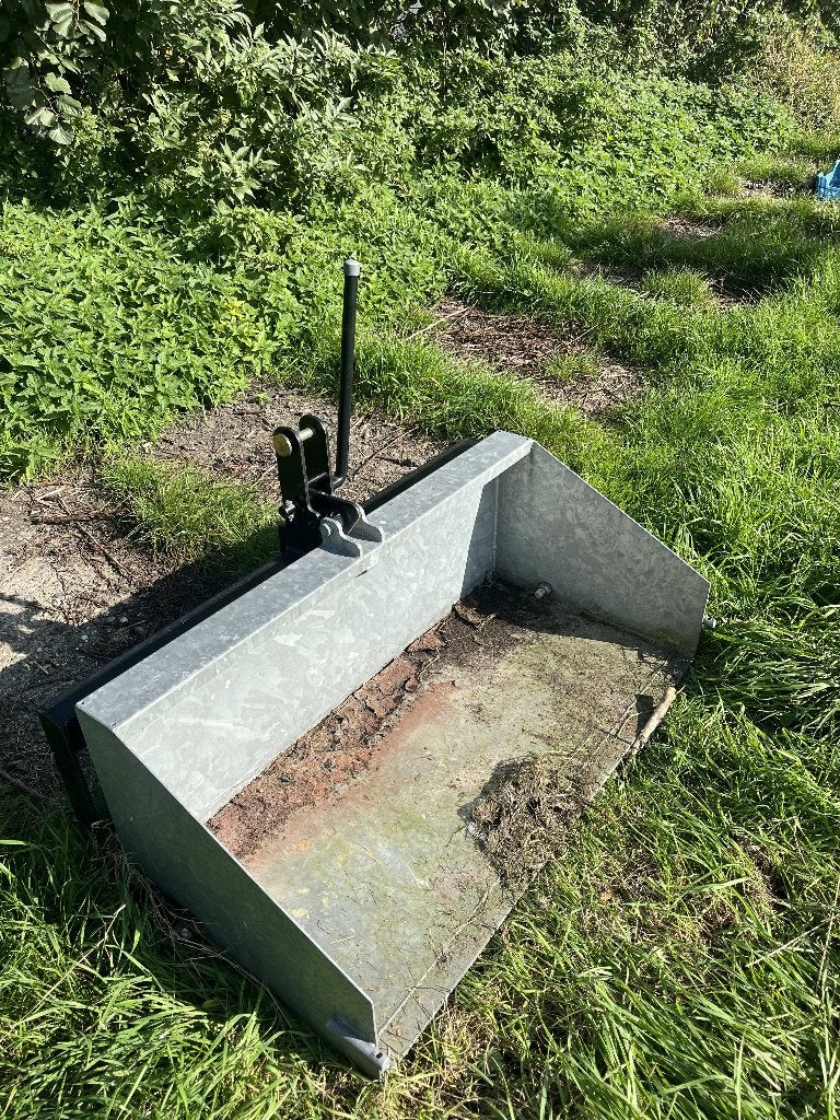 Grondbak minitrekker, Tuin en Terras, Ophalen, Zo goed als nieuw, Handmatig