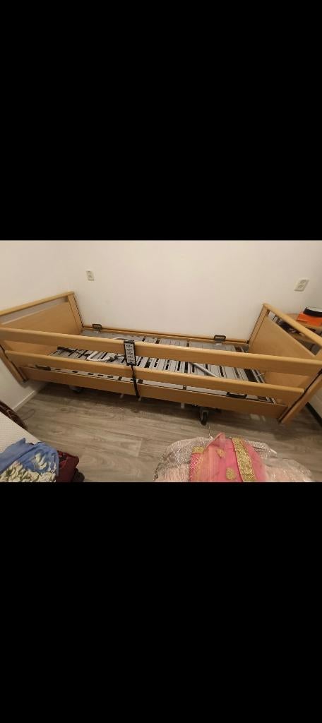 [Gratis] Invacare hoog laag bed, Diversen, Ophalen, Zo goed als nieuw