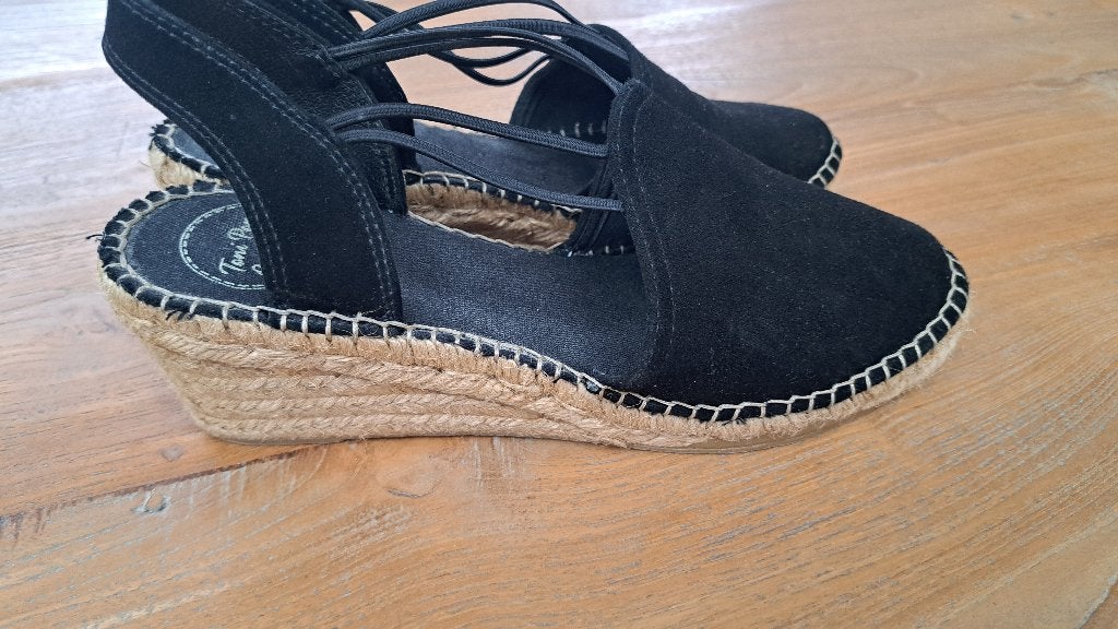 Damesschoenen zomerschoenen Mt 38 Zwart, Schoenen met lage hakken, Zwart, Ophalen of Verzenden, Zo goed als nieuw