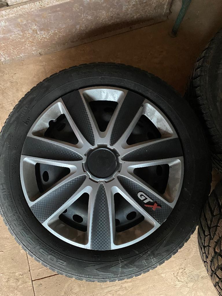 Winterbanden Alfa Romeo Giulietta (16 inch), Auto-onderdelen, Banden en Velgen, Ophalen, Gebruikt, 16 inch, Banden en Velgen