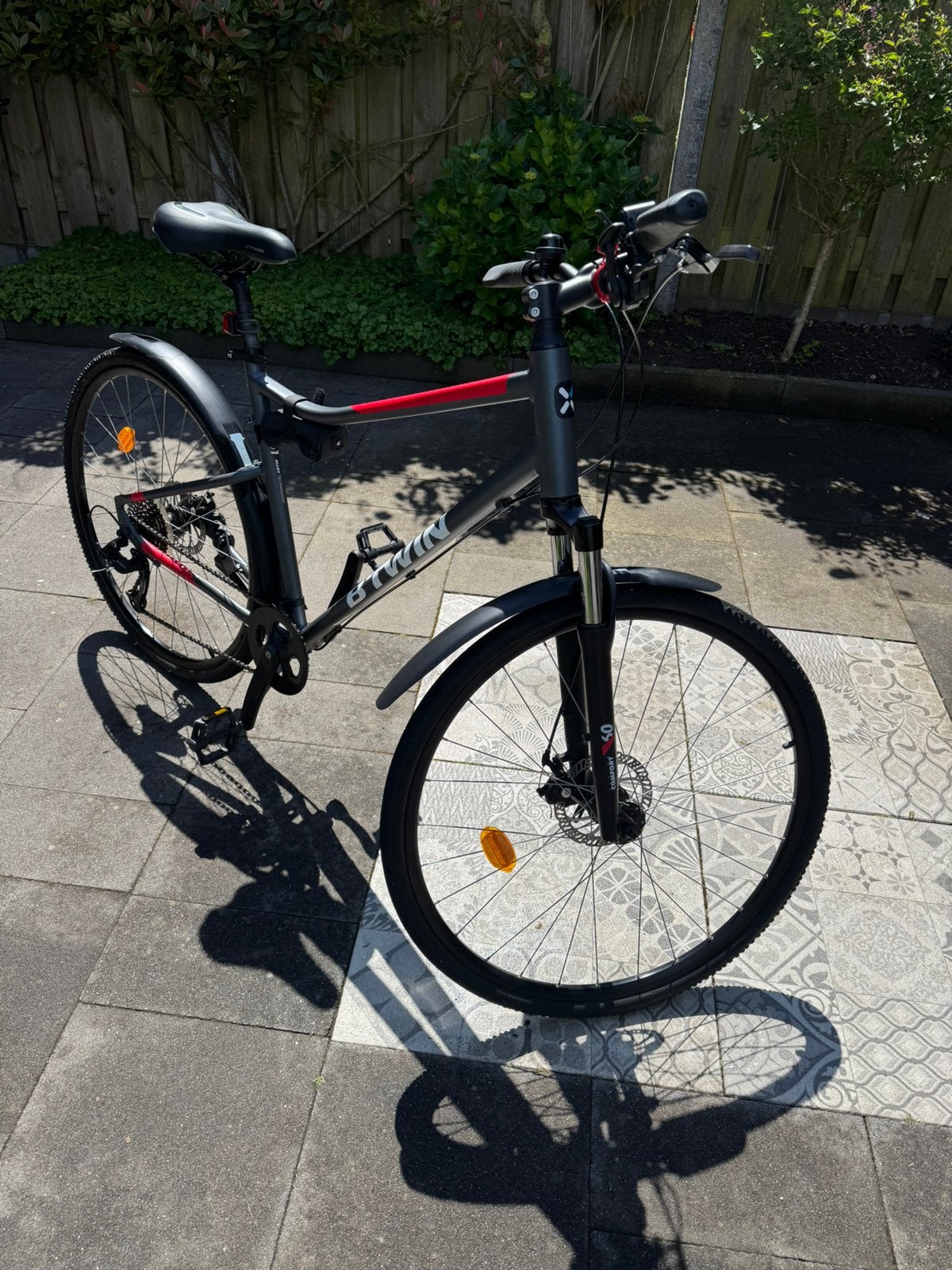 B-Twin Riverside 500 Fiets - As good as new, Fietsen en Brommers, Fietsen | Heren | Herenfietsen, Ophalen, Zo goed als nieuw, Schijfrem