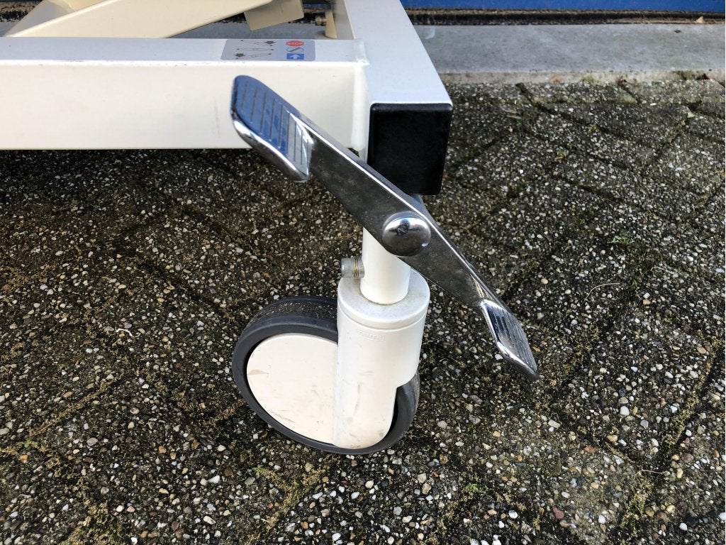 Electrische verrijdbare onderzoeksbank bekleding redelijk, Niet ingevuld, Niet ingevuld, Niet ingevuld