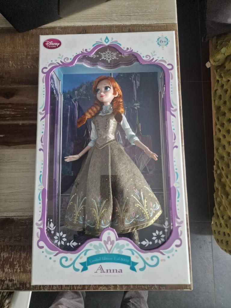 Limited edition frozen dolls, Ophalen, Overige figuren, Zo goed als nieuw, Beeldje of Figuurtje