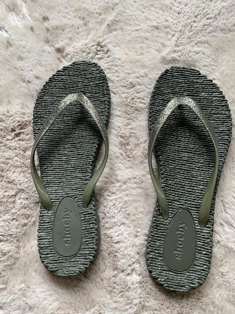 Nieuwe teenslippers, Ophalen, Nieuw