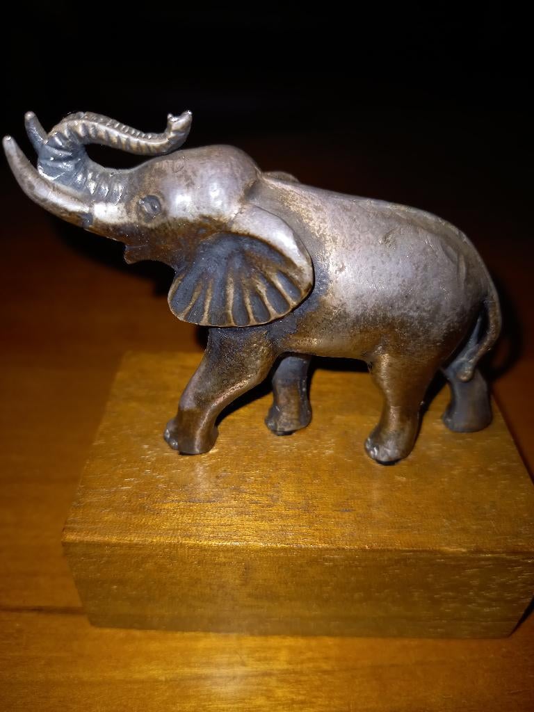 beeldje van een Olifant van het Wereld Natuur Fonds, Verzamelen, Ophalen of Verzenden, Zo goed als nieuw, Dier