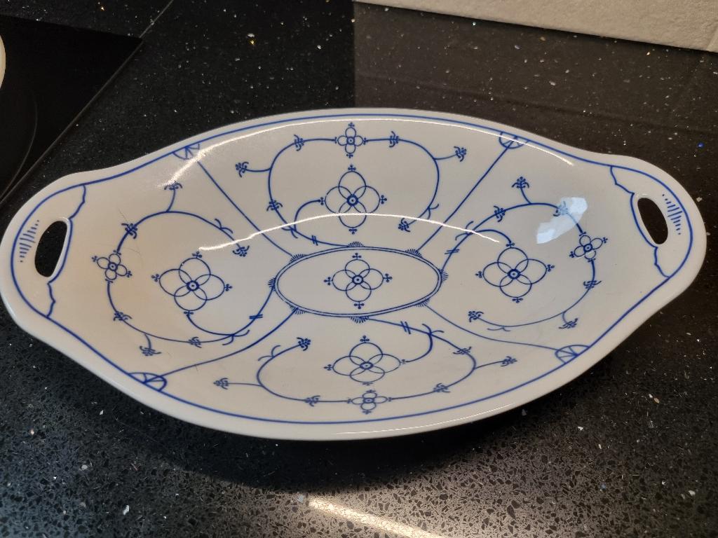Jager Saks blauw broodschaal, Huis en Inrichting, Keuken | Servies, Ophalen of Verzenden, Zo goed als nieuw, Aardewerk, Overige stijlen