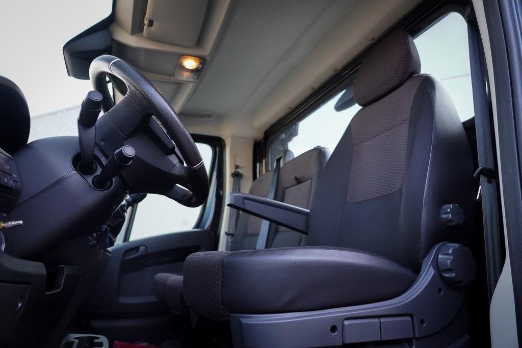 Peugeot Boxer 335 2.2 BlueHDi 165 L3H2 Pro / Oprijwagen / Au, Stof, Gebruikt, Euro 6, 4 cilinders
