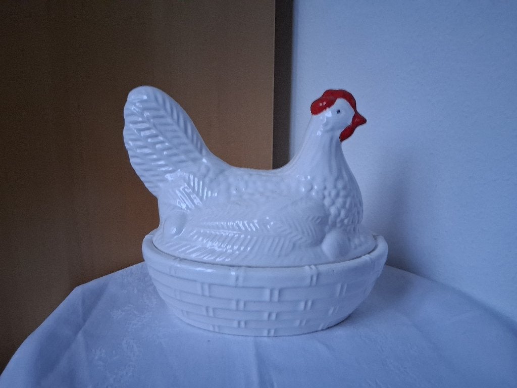 Brocante witte kip aardewerk op nest voor bv paté, Ophalen of Verzenden
