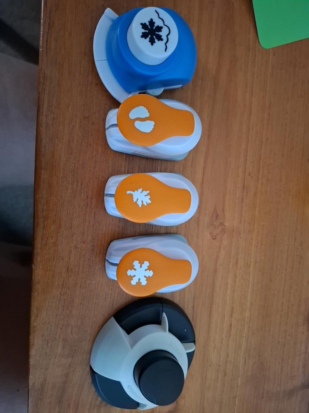 Motiefponsen en hoekpons voor knutselen, Ophalen of Verzenden, Zo goed als nieuw