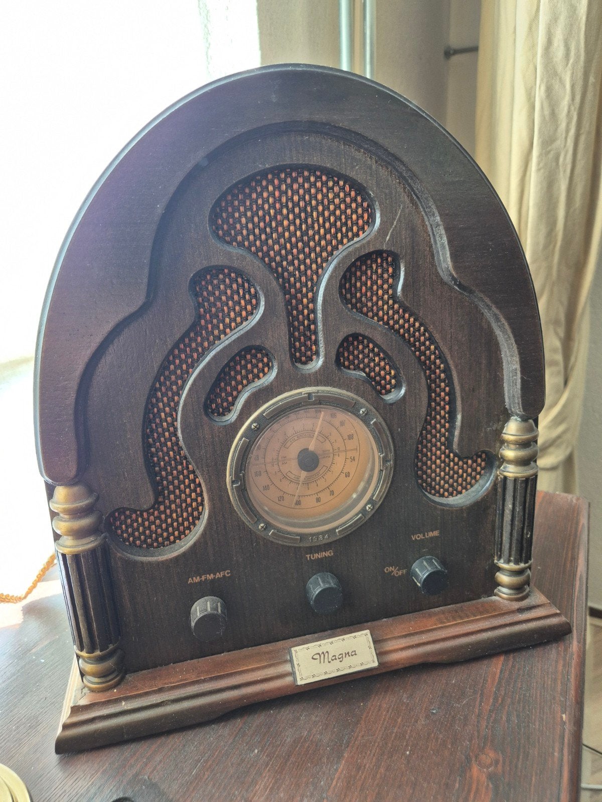 Een houten Magna AM/FM-tafelradio, Antiek en Kunst, Ophalen