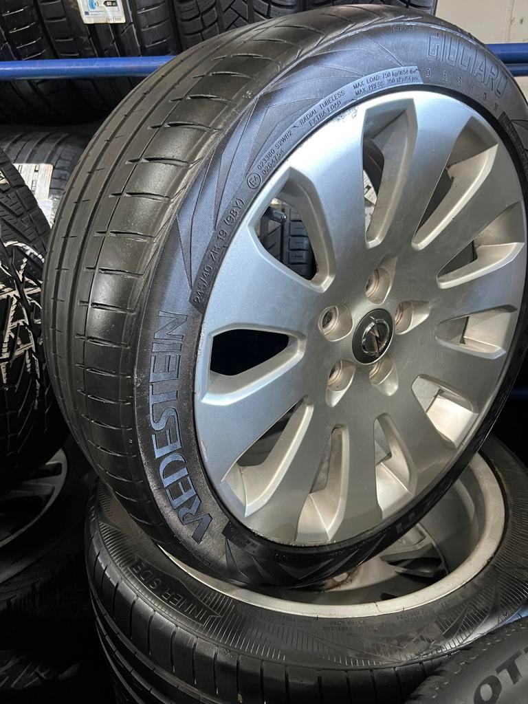 Opel Insignia 19 inch velgen met zomerbanden 245/40/19, Auto-onderdelen, Banden en Velgen, Banden en Velgen, Personenwagen, Zomerbanden