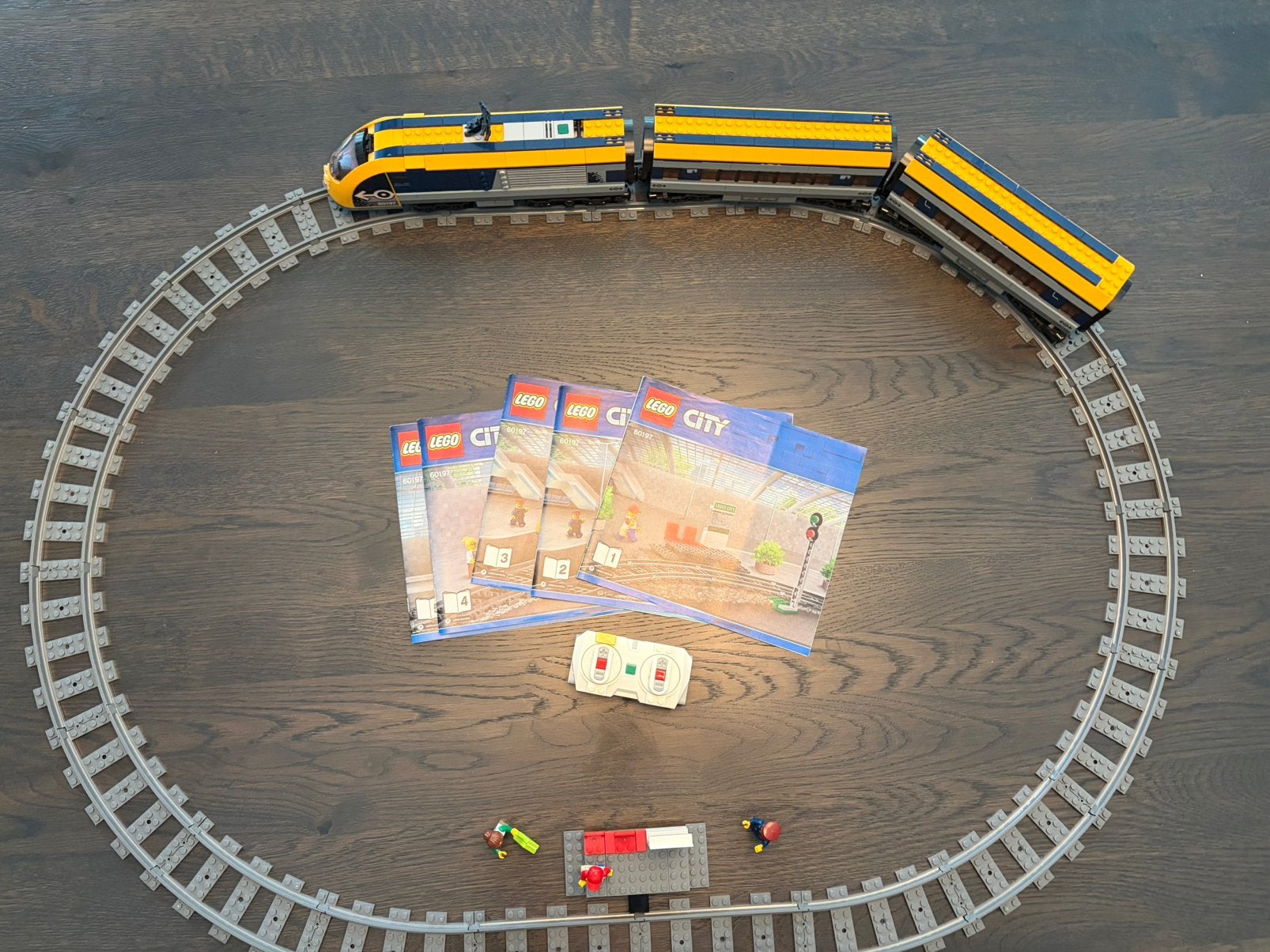 Lego City Passagierstrein 60197 met rails en instructies, City, Lego, Ophalen of Verzenden, Zo goed als nieuw