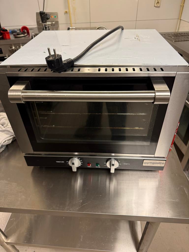 GGMgastro Hete Lucht Oven - Compact en Krachtig, Ophalen, Minder dan 45 cm, Gebruikt, Oven