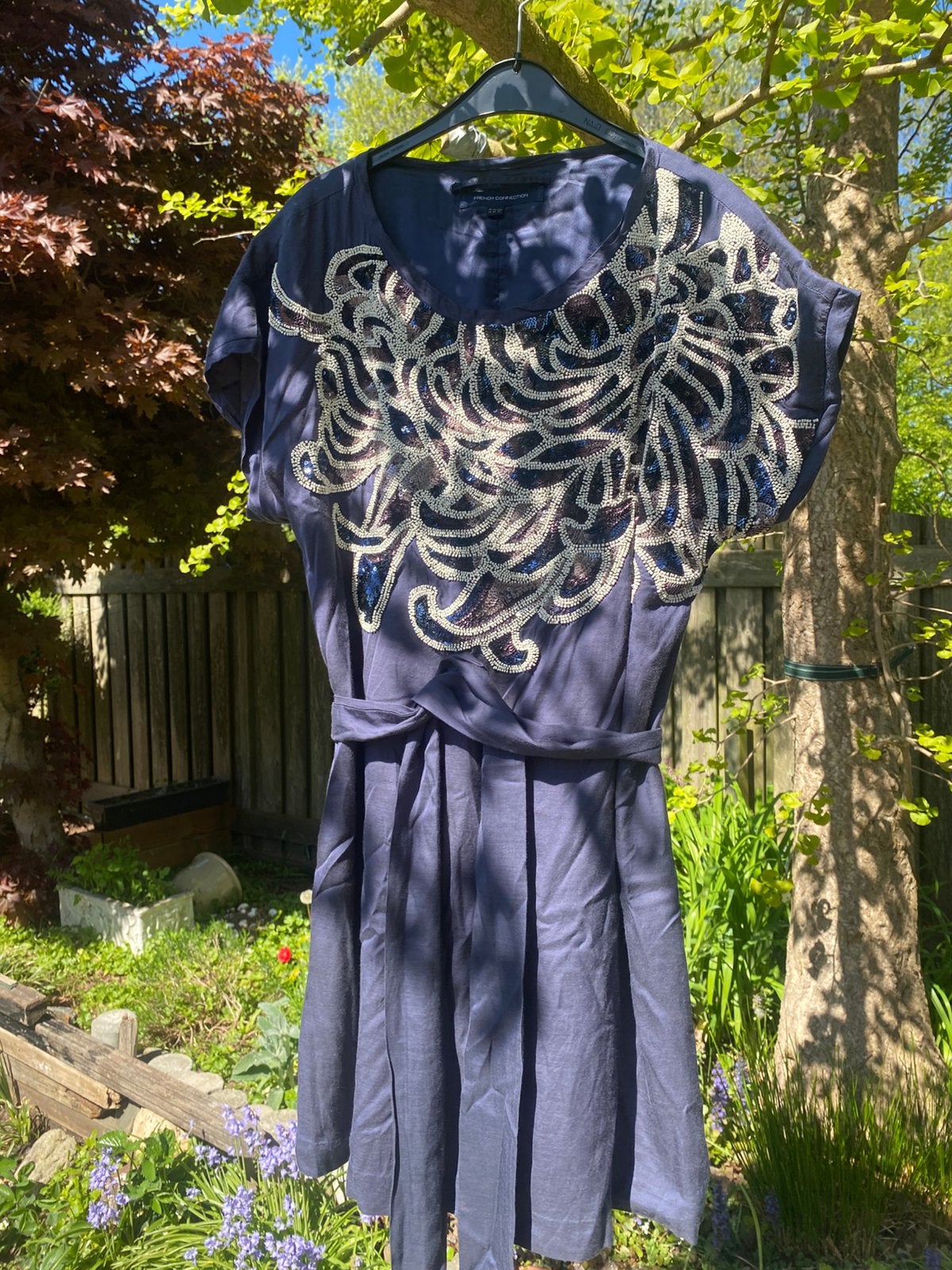 French Connection jurk met kraaltjes en pailletten, Blauw, Maat 42/44 (L), Ophalen of Verzenden, Zo goed als nieuw