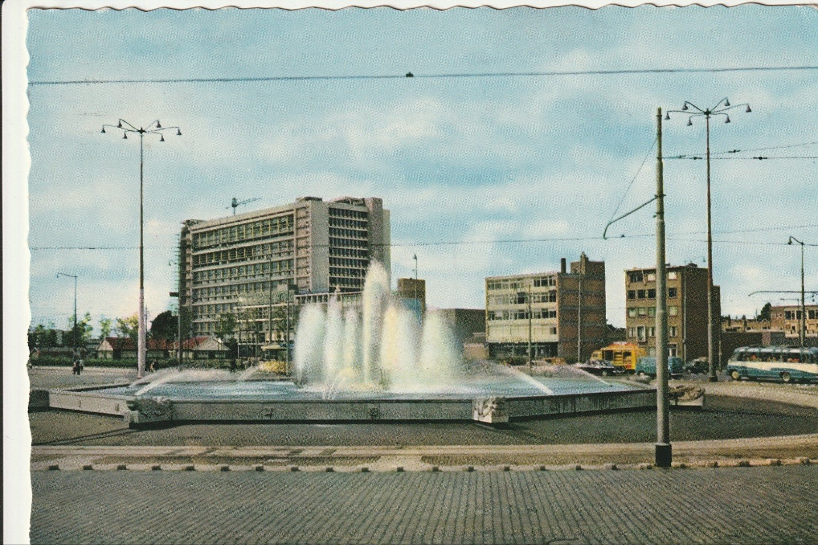 ROTTERDAM FONTEIN HOFPLEIN ROTONDE REISBUS VW BUS AUTOs TRAM, Ophalen of Verzenden, 1960 tot 1980, Gelopen, Zuid-Holland