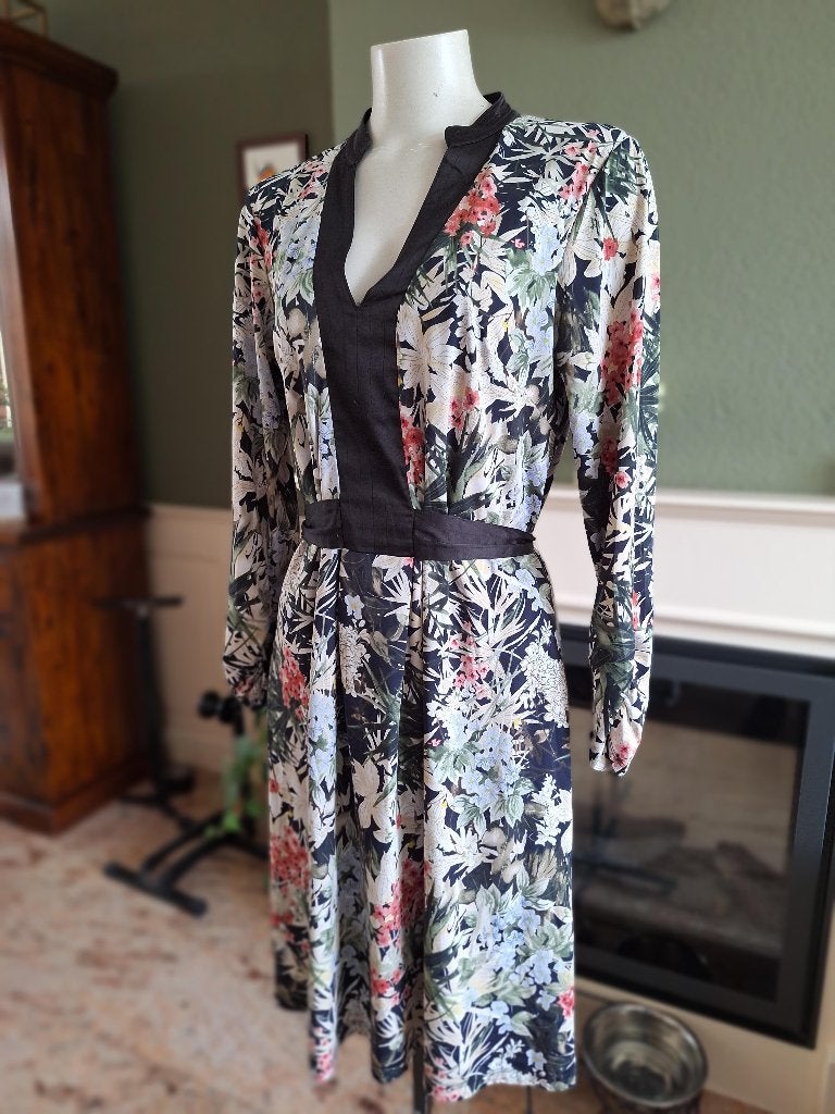 K-design Vintage bloemenjurk lange mouwen en strikceintuur, K-design, Verzenden, Zwart, Maat 46/48 (XL) of groter