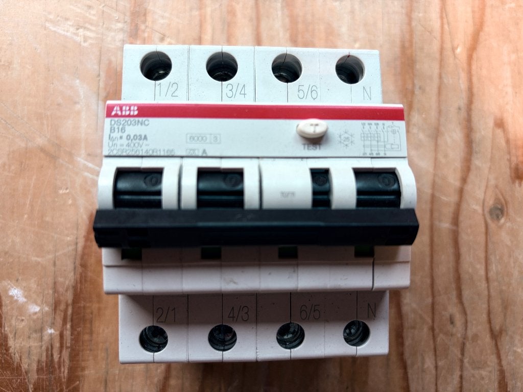ABB aardlek automaat 3fase B16 0,03A, Ophalen of Verzenden, Nieuw, ABB, Aardlekautomaat