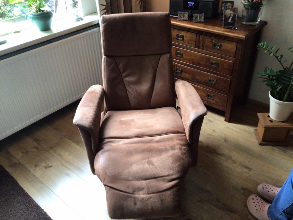Zeer nette stoel 2 jaar oud ., Overige materialen, Relax stoel, Minder dan 75 cm, Ophalen of Verzenden