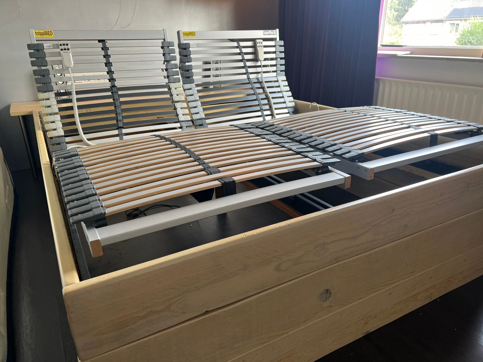 2 x elektrisch verstelbare lattenbodem - 80 x 210, Ophalen, Gebruikt, 90 cm, 210 cm